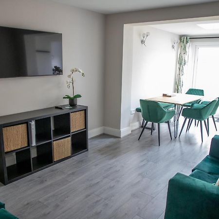 Wave Stays - Ground Floor Apartment - Outside Seating Area Cleveleys Kültér fotó