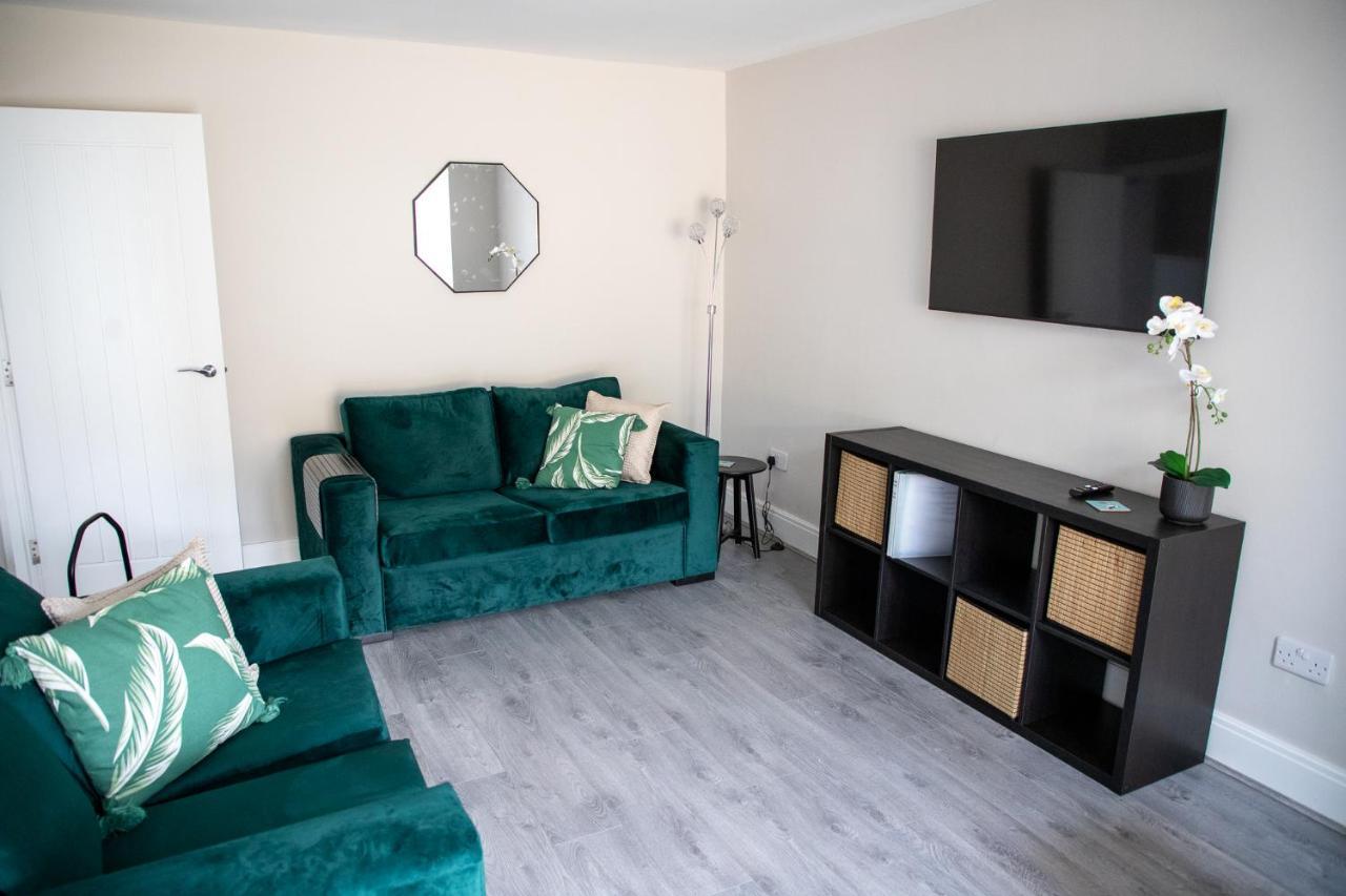 Wave Stays - Ground Floor Apartment - Outside Seating Area Cleveleys Kültér fotó